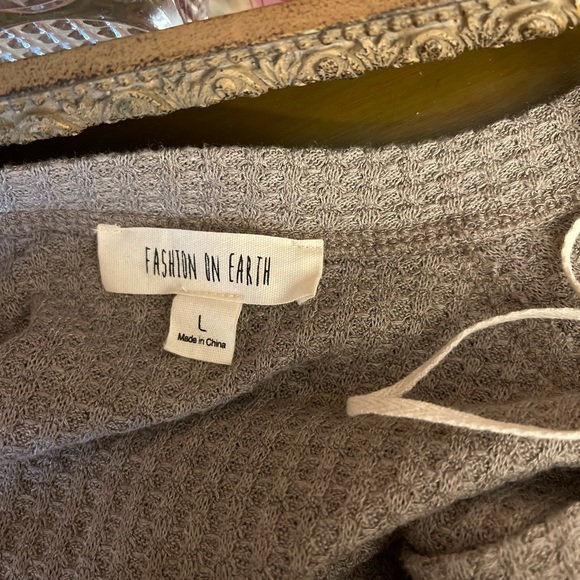 Taupe colored boutique Waffle tunic - Picture 9 of 13